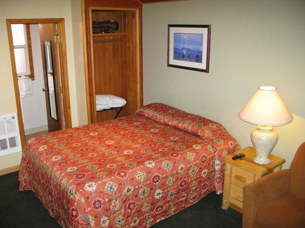 The Cabins At Zephyr Cove Hotel Room photo